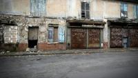 Une rue du village abandonné de Goussainville, le 26 novembre 2013, dans le Val-d'Oise