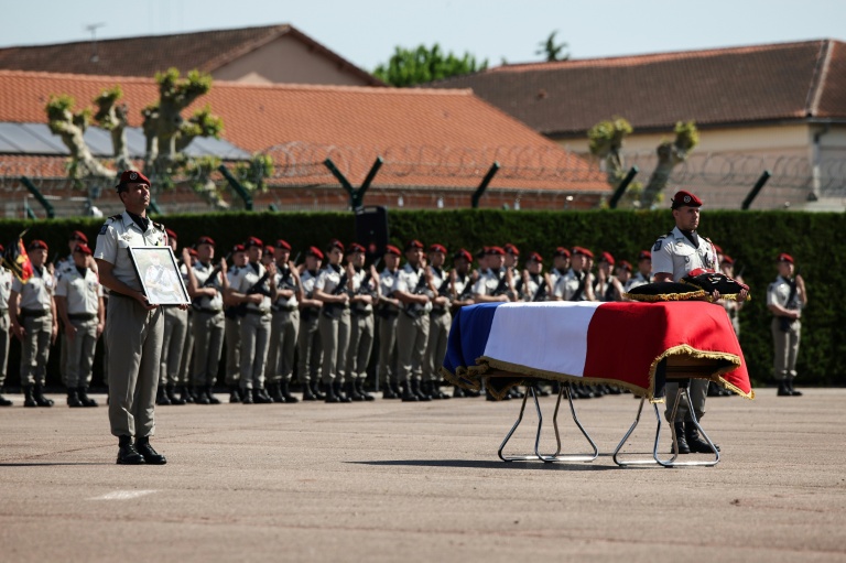 Hommage national au sergent-chef Florian Montorio, le 23 avril 2026 à Montauban (Tarn-et-Garonne). Ce casque   bleu a été tué le 18 avril dans une embuscade au Sud-Liban