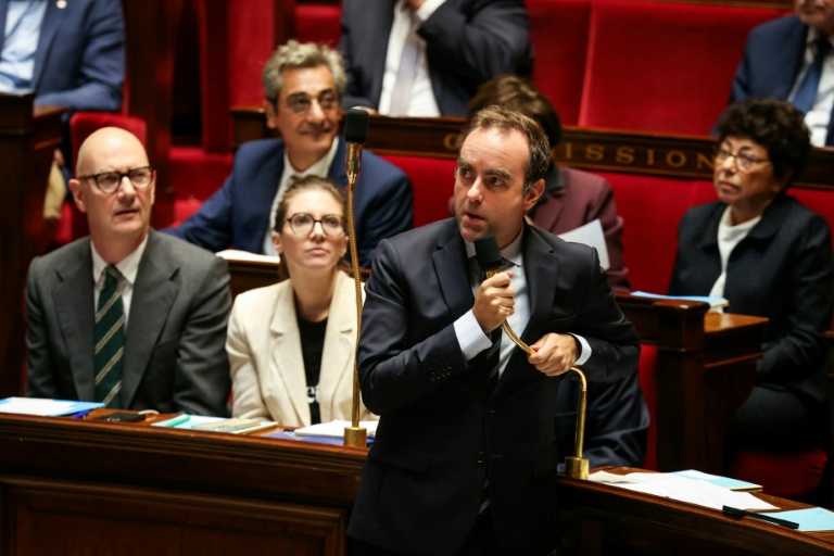 Le premier ministre Sébastien Lecornu lors d'une session de questions au gouvernement à l'Assemblée Nationale, à Paris, le 15 octobre 2025