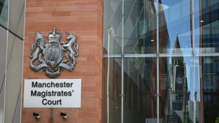 Le tribunal de Manchester, dans le nord-ouest de l'Angleterre, après l'audience du rappeur américain Chris Brown accusé de coups et blessures volontaires et placé en détention provisoire, le 16 mai 2025