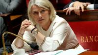 La ministre de la Santé, Stéphanie Rist (g) lors d'un débat à l'Assemblée nationale sur le nouveau projet de loi créant un droit à l'aide à mourir, le 22 juin 2026 à Paris
