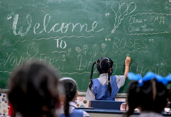 Les chocs climatiques extrêmes ont exposé les filles à "un risque accru de décrochage scolaire" en 2025, a indiqué l'Unicef, déplorant qu'elles "assument des responsabilités supplémentaires" au sein de leur foyer lors des catastrophes naturelles