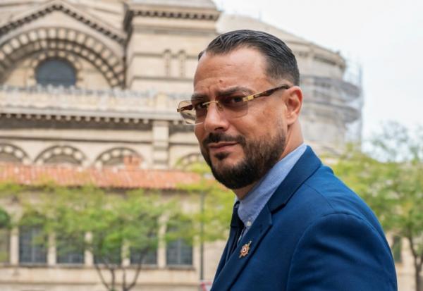 Sébastien Delogu, député "La France Insoumise - Nouveau Front Populaire", arrive pour une audition au commissariat de l'Évêché à Marseille, le 27 août 2026.