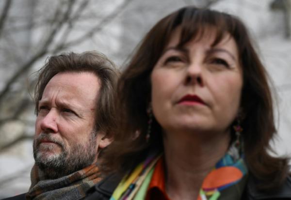 Carole Delga, présidente socialiste du conseil régional d'Occitanie et Boris Vallaud, président du groupe parlementaire Socialistes et Apparentes, lors d'une manifestation à Toulouse, le 6 mars 2026