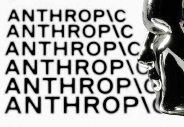 Avec le déploiement limité de Mythos, la start-up américaine Anthropic entend "mettre sur la table " les risques de son nouveau modèle d'intelligence artificielle dont les capacités en cybersécurité font craindre un basculement majeur pour les États et les entreprises