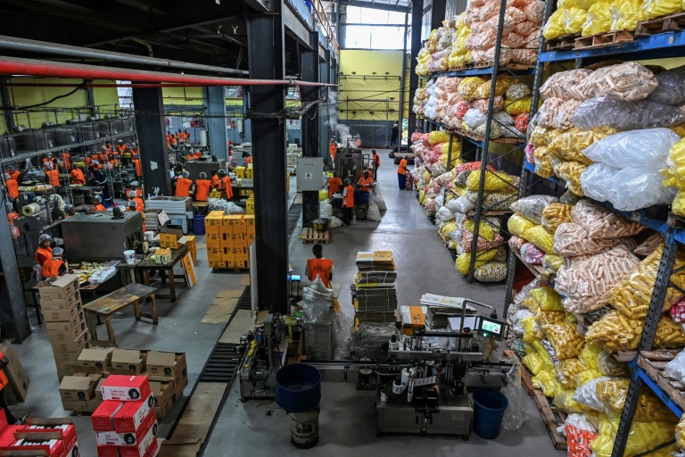 L'usine de fabrication de cosmétiques Kaera, dans la zone industrielle de Yopougon, en périphérie d'Abidjan, le 7 juillet 2026 en Côte d'Ivoire