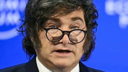 Le président argentin Javier Milei s'exprime lors de la réunion annuelle du Forum économique mondial à Davos, en Suisse, le 21 janvier 2026