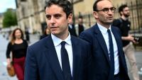 Le secrétaire général de Renaissance, Gabriel Attal (g) et le maire de Bordeaux, Thomas Cazenave (d), le 5 mai 2026 à Bordeaux, en Gironde