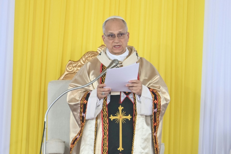 Le pape Léon XIV préside une messe à l'aéroport de Bamenda, le 16 avril 2026 au Cameroun, au quatrième jour de son voyage apostolique en Afrique