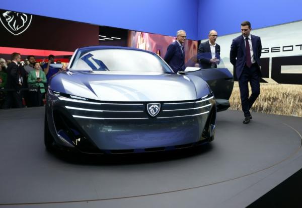 Le président du RN Jordan Bardella au Mondial de l'Auto à Paris le 16 octobre 2026