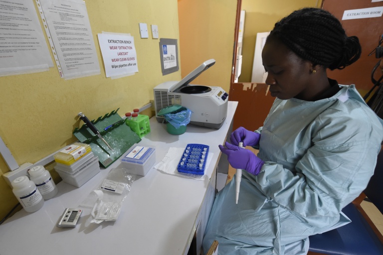 Au laboratoire de l’Institut de recherche et de contrôle de la fièvre de Lassa, une cousine d'Ebola,à l’hôpital universitaire spécialisé d’Irrua, à Irrua, dans l’État d’Edo, au centre-ouest du Nigeria, le 6 mars 2018