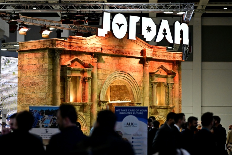 Des visiteurs au stand de la Jordanie au salon du tourisme de Berlin ITB, le 3 mars 2026