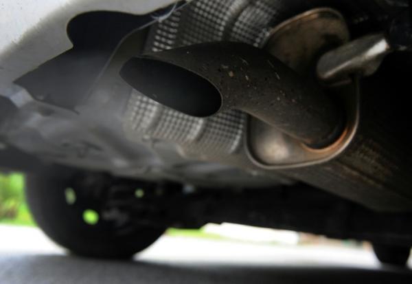 La Commission européenne devrait assouplir mardi l'interdiction des voitures neuves à moteur essence ou diesel en 2035