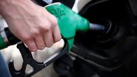 Le budget mensuel que les conducteurs de voitures à essence consacrent au carburant est désormais presque trois fois plus élevé que les dépenses d'énergie des propriétaires de voitures électriques