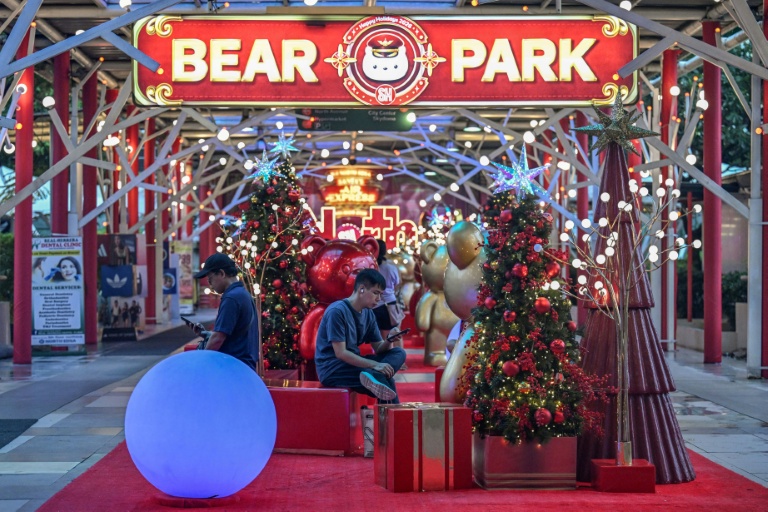 Des décorations de Noël dans un centre commercial à Manille, le 4 septembre 2026 aux Philippines