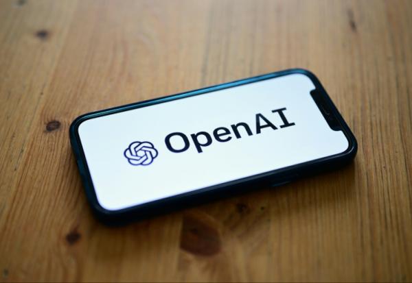 OpenAI a lancé jeudi GPT-6 Astra, son premier modèle d'intelligence artificielle (IA) capable de pirater seul des systèmes informatiques très protégés, désormais diffusé au public avec des mécanismes de surveillance automatique qui doivent faire leurs preuves