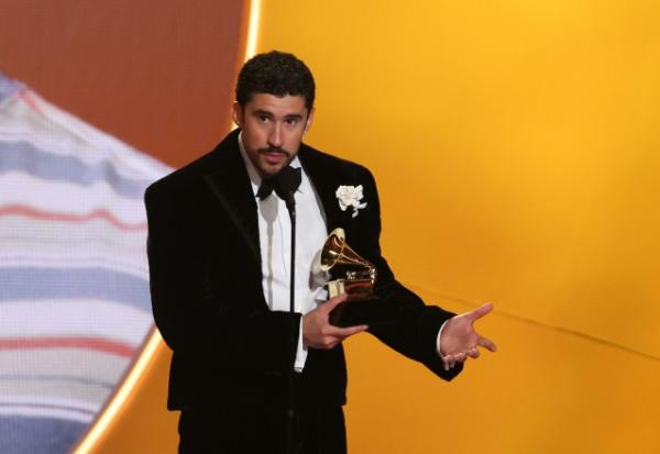 Bad Bunny lors de la 68e édition des Grammy Awards à Los Angeles, le 1er février 2026 en Californie