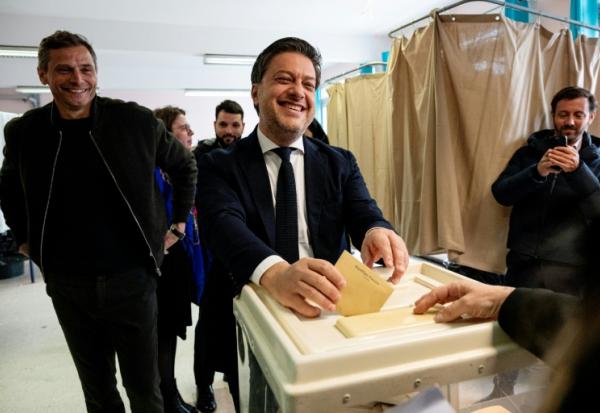Benoît Payan, maire sortant de Marseille et candidat à sa réélection, vote lors du 2e tour des municipales à Marseille, le 22 mars 2026 dans les Bouches-du-Rhône