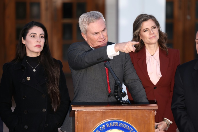 Le président républicain de la commission d'enquête parlementaire qui a interrogé vendredi l'ancien président Bill Clinton sur ses liens avec le criminel sexuel Jeffrey Esptein, le 27 février 2026