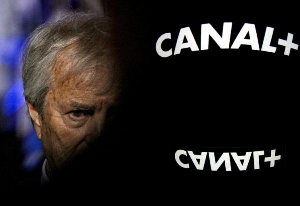 Combinaison d'images crééz le 18 mai 2026 du milliardaire Vincent Bolloré à Paris le 13 janvier 2026 et le logo de la chaîne Canal+ sur une tablette le 29 décembre 2012