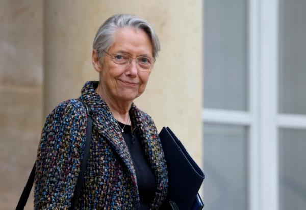 La ministre démissionnaire de l'Education et ancienne Première ministre Elisabeth Borne à Paris, le 5 février 2025