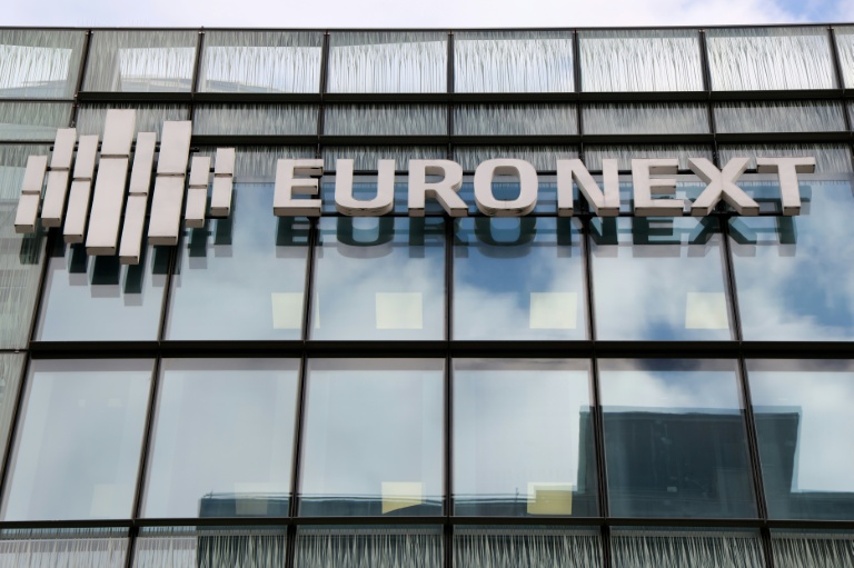 La façade du bâtiment d’Euronext dans le quartier d’affaires de La Défense, à l’ouest de Paris, le 9 octobre 2025.