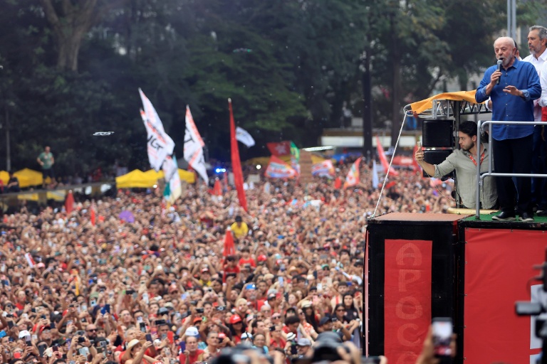 Le président du Brésil, Luiz Inácio Lula da Silva, lors d’une manifestation de masse à São Paulo, le 11 octobre 2026