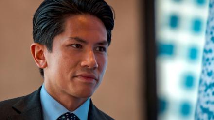 Le prince Abdul Mateen, 34 ans, très populaire sur Instagram, nommé ministre des Affaires étrangères par son père, le sultan de Brunei, photographié lors d'une cérémonie aux Philippines le 8 mai 2026