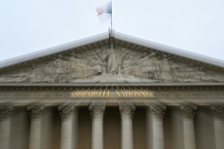 Le gouvernement a essuyé un feu de critiques à l'Assemblée nationale, où les députés ont entamé l'examen des mesures du budget de la Sécurité sociale, qui prévoit des économies massives et dont l'adoption dans l'hémicycle paraît hautement improbable