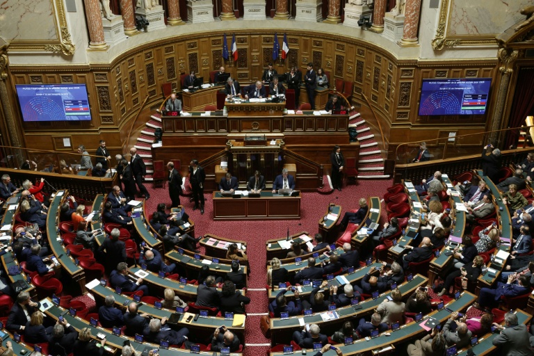 Les sénateurs votent le budget de la Sécurité sociale au Sénat, le 26 novembre 2025 à Paris