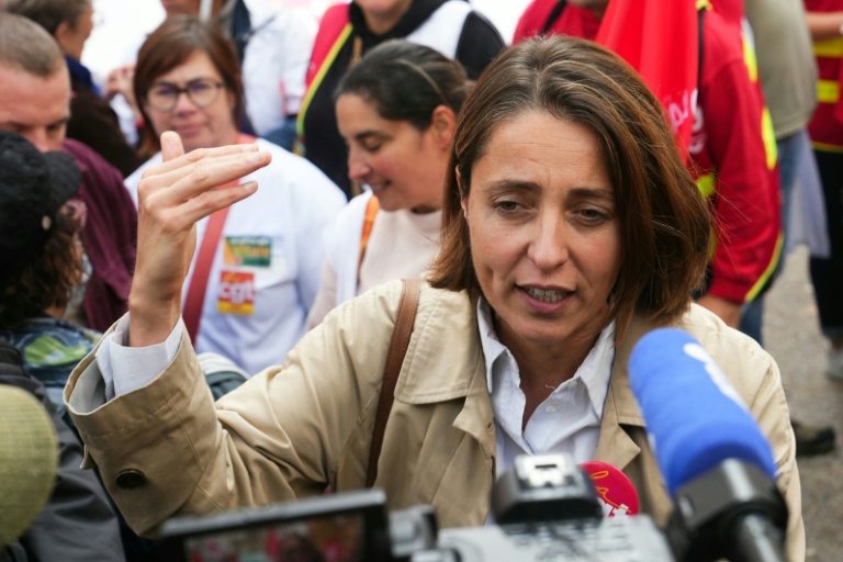Sophie Binet, secrétaire générale de la CGT, ici lors d'une manifestation des travailleurs du secteur de la santé à Paris le 9 octobre 2025