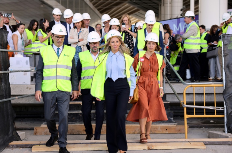 Le ministre français du Travail Jean-Pierre Farandou avec son homologue espagnole Yolanda Diaz et la leader de la CGT Sophie Binet lors de son déplacement en Espagne, mercredi 9 septembre 2026