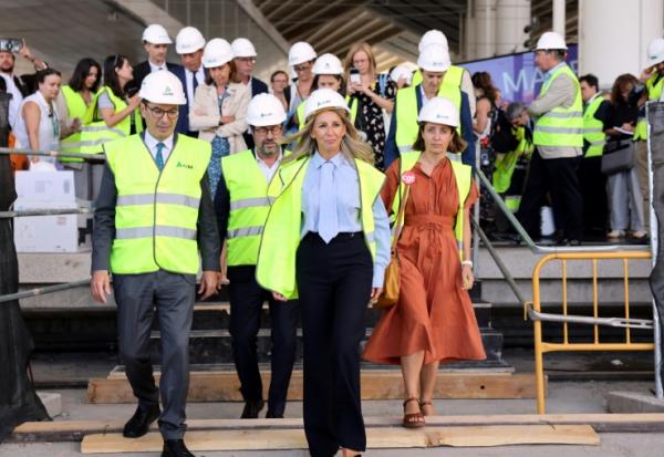 Le ministre français du Travail Jean-Pierre Farandou avec son homologue espagnole Yolanda Diaz et la leader de la CGT Sophie Binet lors de son déplacement en Espagne, mercredi 9 septembre 2026