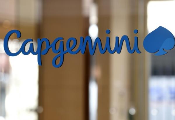 Après la révélation d'un contrat passé avec la police américaine de l'immigration (ICE), les appels à la responsabilité et à la transparence se multiplient à l'égard du groupe français d'informatique Capgemini, qui assure que ce contrat n'est pas "en cours d'exécution"