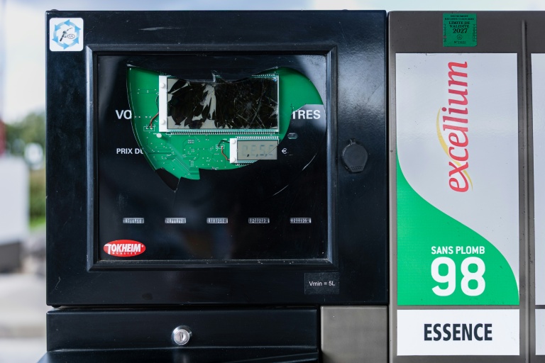 Face à la baisse des ventes liée à la flambée des prix du carburants, ou aux incivilités d'automobilistes sur les nerfs, de plus en plus de gérants de stations-service se posent la question de jeter l'éponge