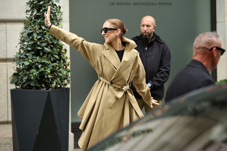 La chanteuse canadienne Céline Dion à son arrivée au Royal Monceau à Paris, le 28 août 2026