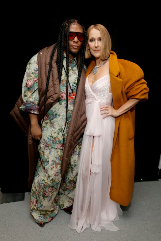 Le styliste américain Law Roach et la chanteuse canadienne Céline Dion aux 66e Grammy Awards à la Crypto.com Arena de Los Angeles, le 4 février 2024