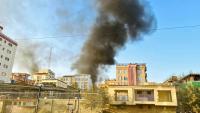 La fumée d'explosions au-dessus de Kaboul le 15 octobre 2025