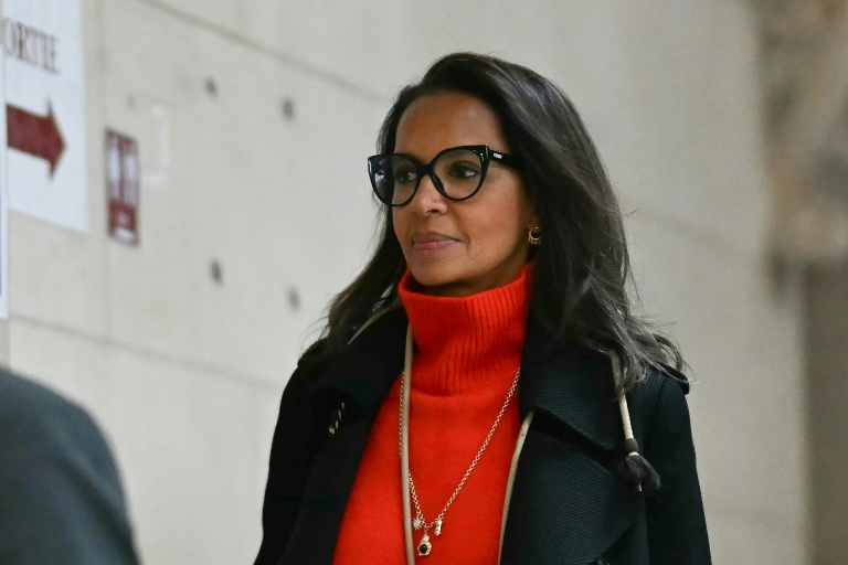 L'animatrice Karine Le Marchand arrive au palais de justice de Paris le 12 octobre 2026