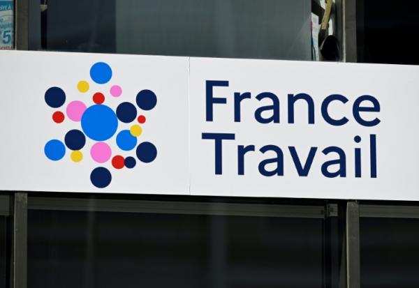 Chez France Travail, les outils fonctionnant avec l'intelligence artificielle se multiplient, avec l'objectif, assure la direction, de permettre aux agents de se concentrer sur les relations humaines et d'améliorer le retour à l'emploi