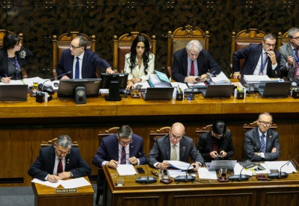 Le Sénat chilien débat du projet présidentiel de réforme économique à Valparaiso, le 15 juillet 2026