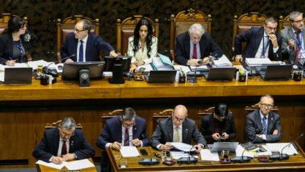 Le Sénat chilien débat du projet présidentiel de réforme économique à Valparaiso, le 15 juillet 2026