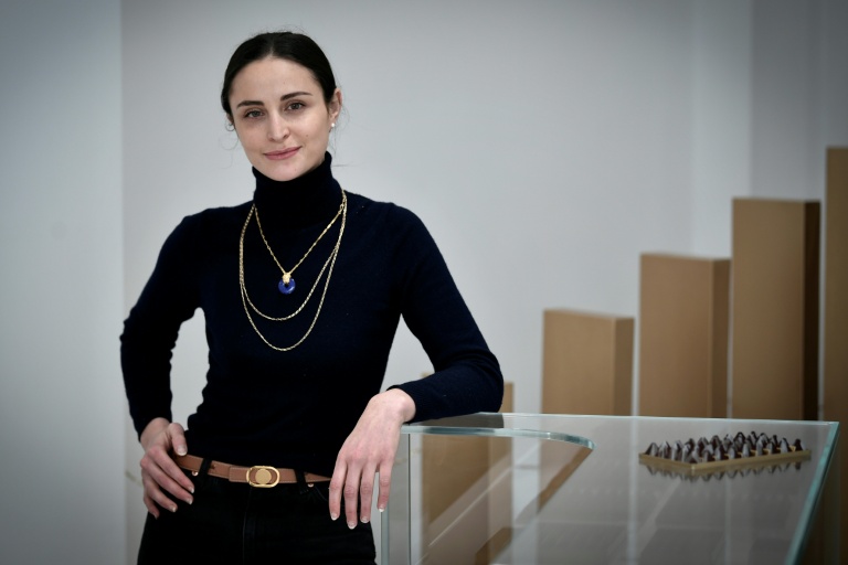 La chocolatière française Jade Genin dans sa chocolaterie à Paris, le 22 février 2024