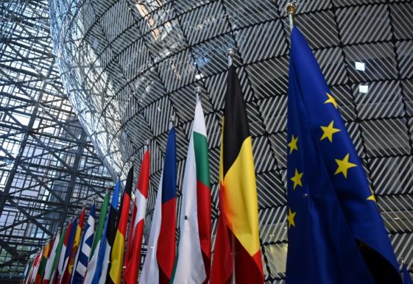 la Commission européenne a proposé vendredi d'assouplir sa tarification du carbone, pilier de la politique environnementale de l'UE, au cœur d'une bataille féroce entre Etats, industriels et ONG