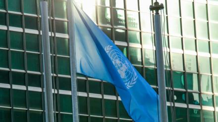 Ce texte de compromis sur le climat a été adopté par 141 voix pour, 8 contre (dont Etats-Unis, Israël, Iran, Russie, Arabie saoudite) et 28 abstentions