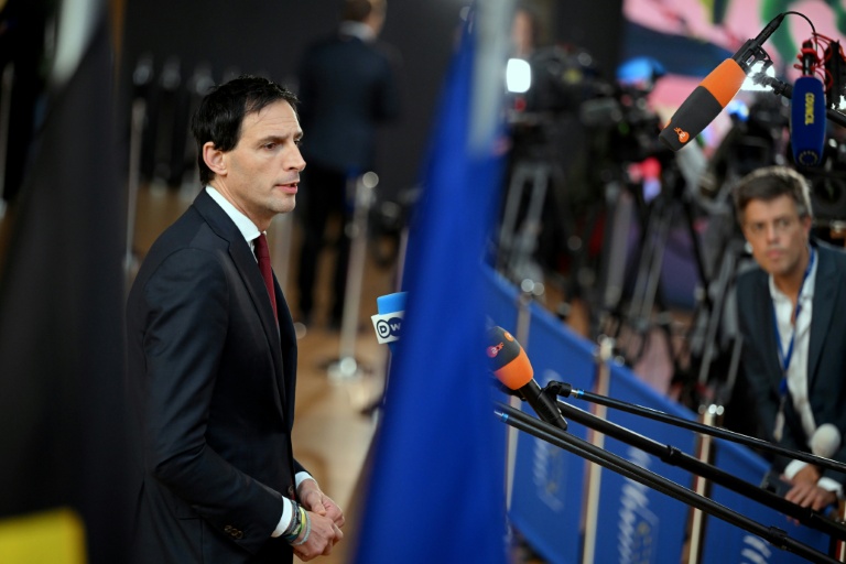 Le commissaire européen Wopke Hoekstra pour le Climat, Wopke Hoekstra, fait une déclaration à la presse à Bruxelles, le 4 novembre 2025