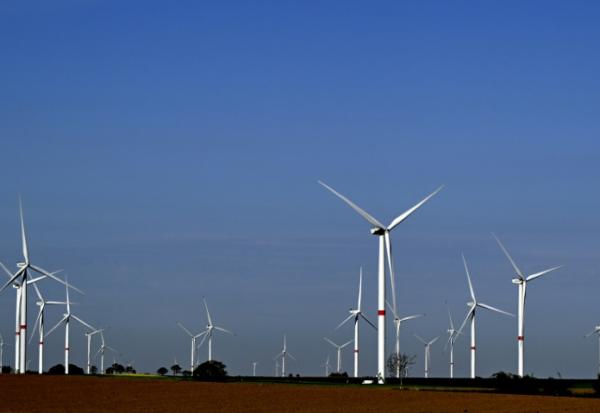 Des éoliennes à Hannut en Belgique le 28 avril 2026