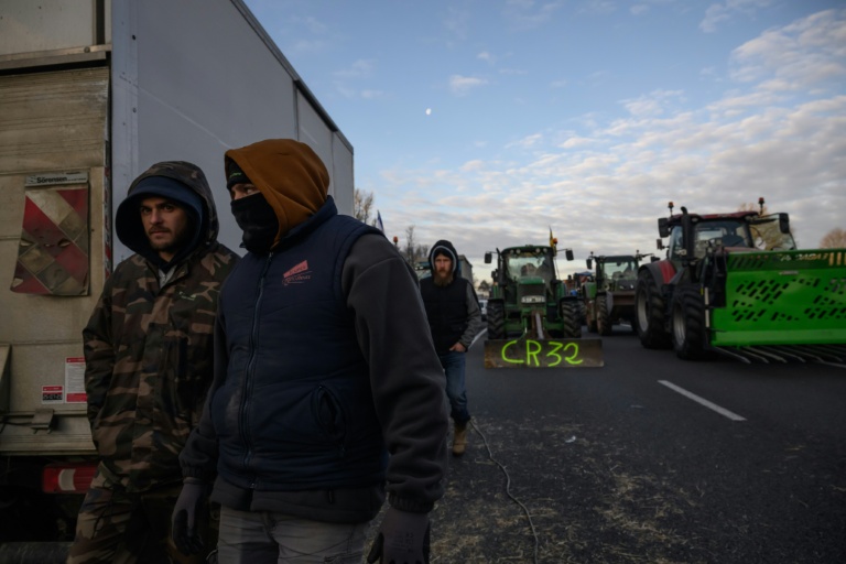 Un convoi d'agriculteurs près de Toulouse le 7 janvier 2026