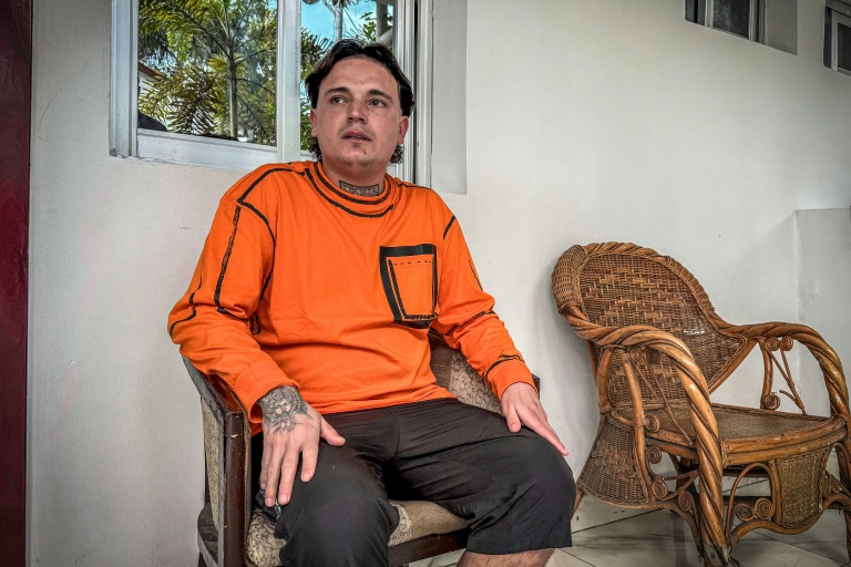 Le Colombien Hugo Palencia Ropero, expulsé des Etats-Unis vers la République démocratique du Congo (RDC), dans un hôtel de Kinshasa, le 22 avril 2026