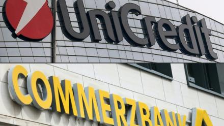 les logos de Commerzbank et d'UniCredit